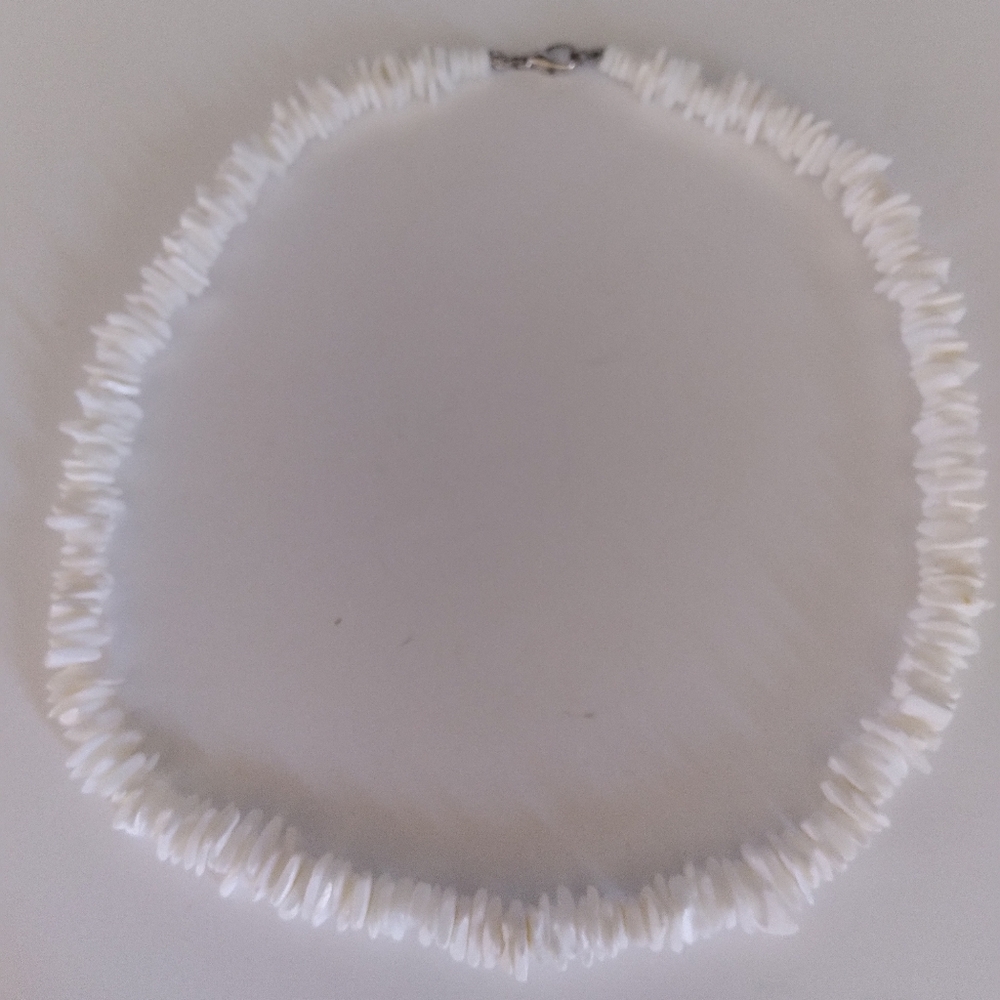 Hawaiian Puka Chip Surfer Necklace